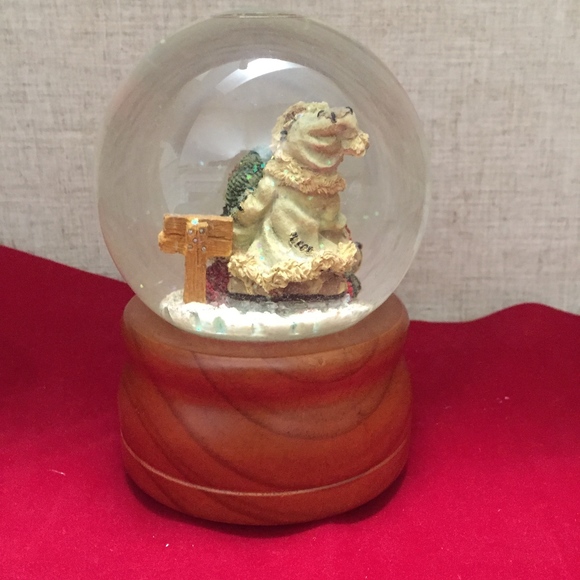 Boyd’s Musical Snow Globe Ice Skaters Waltz NIB (Numbered) - Picture 5 of 8